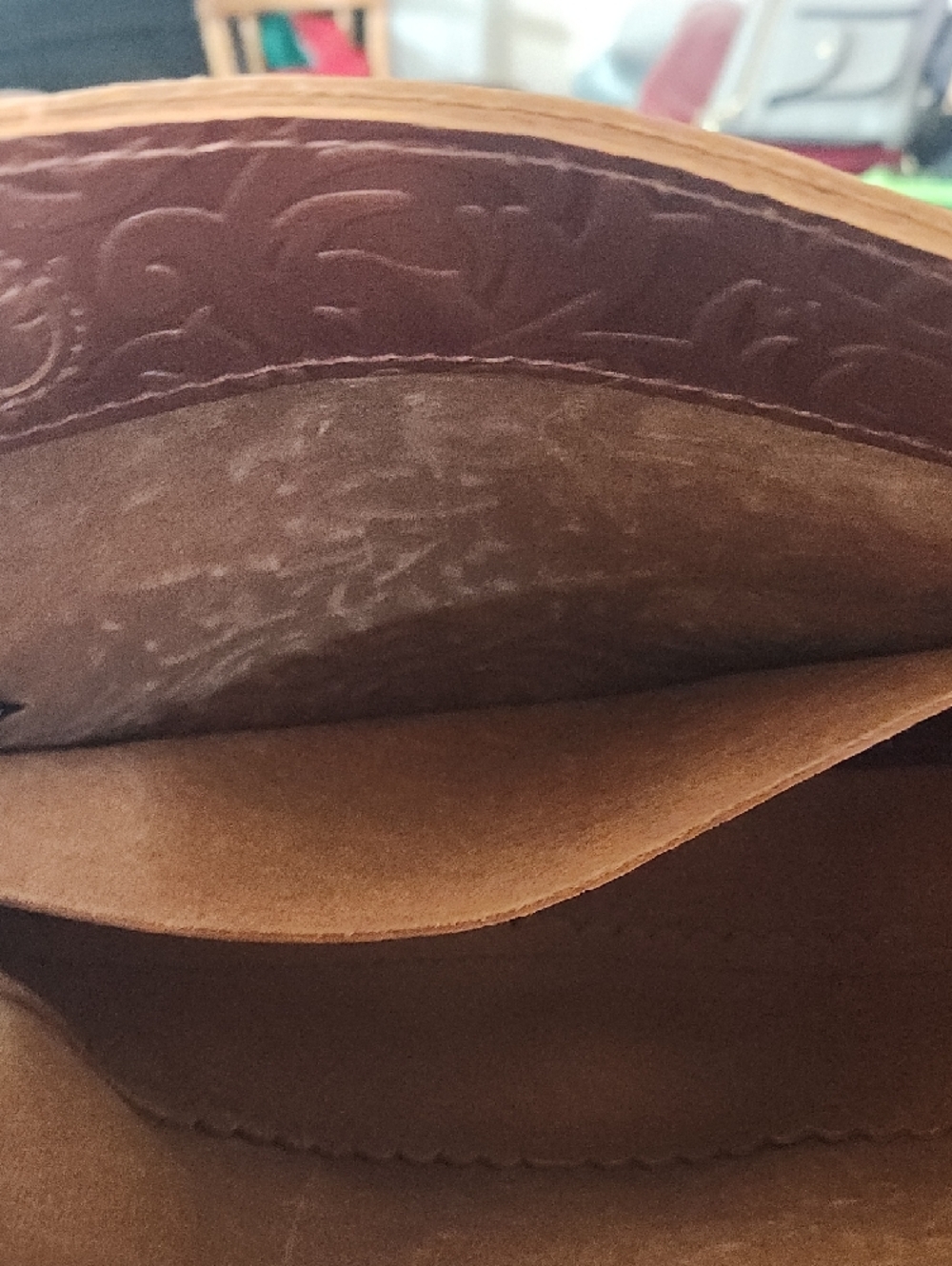 Portland Leather Goods Koala Embossed Leather Bag with Matching Wallet - Picture 4 of 15